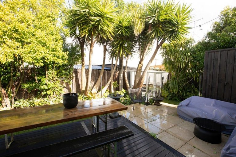 Photo of property in 180 Cambridge Road, Hillcrest, Hamilton, 3216