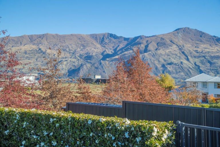 Photo of property in 36 Minaret Ridge, Wanaka, 9305