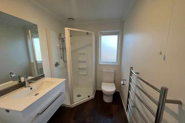 Photo of property in 15 Lincoln Road, Henderson, Auckland, 0610