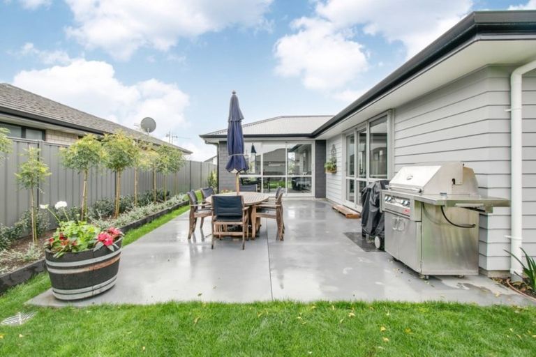 Photo of property in 11 Rakaia Way, Poraiti, Napier, 4112