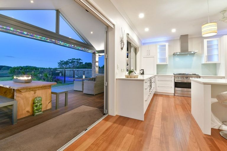 Photo of property in 10 Joblin Road, Wainui, Silverdale, 0994