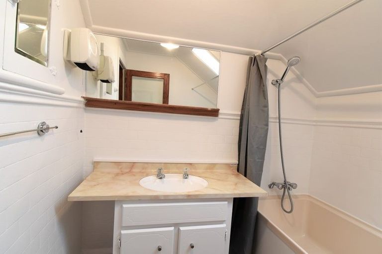 Photo of property in 10 Saint Heliers Court, Clyde Hill, Dunedin, 9011