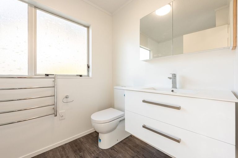 Photo of property in 7b Percy Dyett Drive, Karori, Wellington, 6012