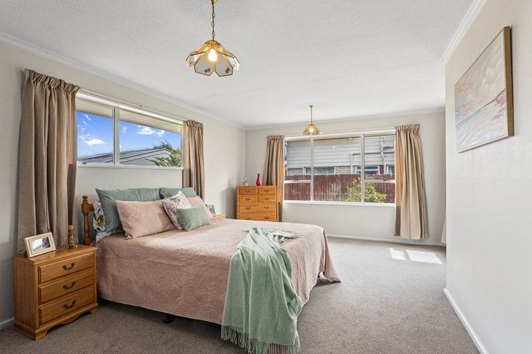 Photo of property in 57 Warren Crescent, Hillmorton, Christchurch, 8025