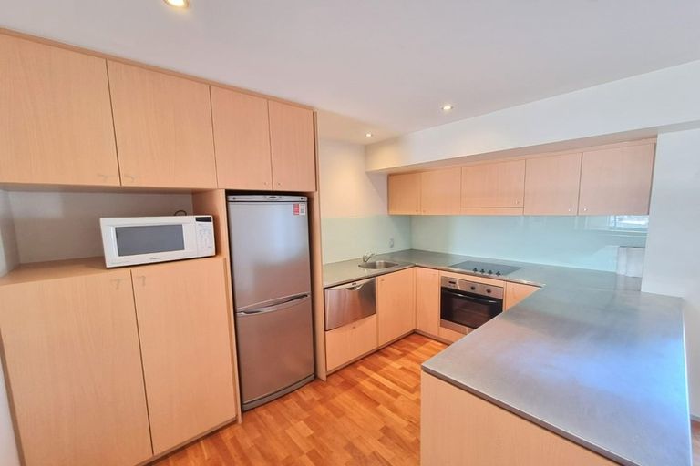 Photo of property in Sanctum Apartment, 10 Ebor Street, Te Aro, Wellington, 6011