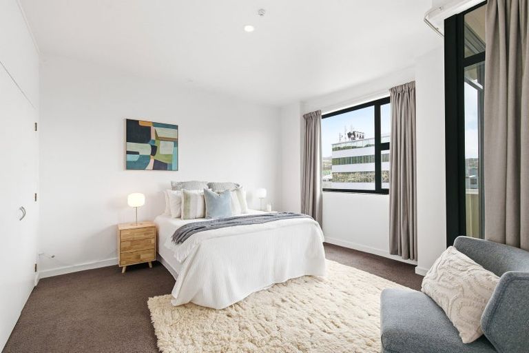 Photo of property in 17 Kent Terrace - Kent Apartments, 7e/16 Kent Terrace, Mount Victoria, Wellington, 6011