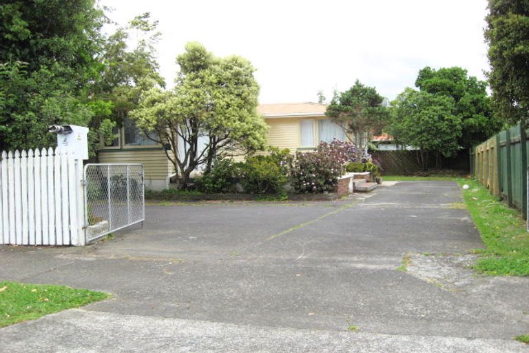 Photo of property in 1/4 Wallace Road, Mangere Bridge, Auckland, 2022