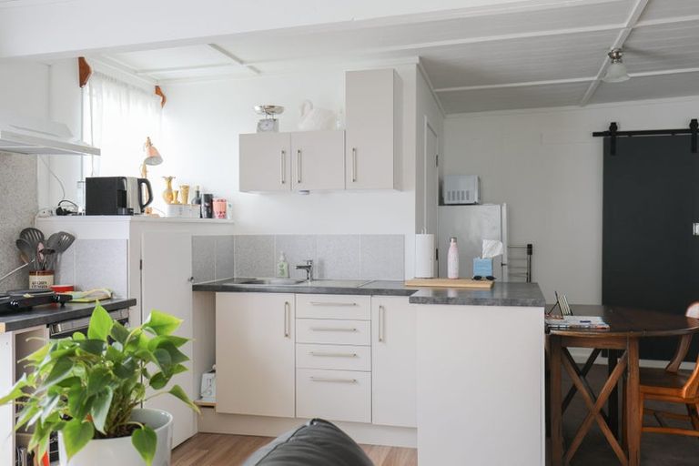 Photo of property in 116 Woodglen Road, Glen Eden, Auckland, 0602