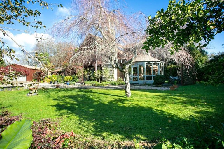 Photo of property in 261 Shakespeare Street, Leamington, Cambridge, 3432