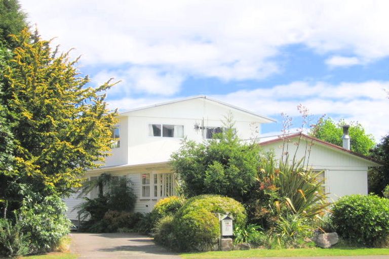 Photo of property in 19 Richmond Avenue, Richmond Heights, Taupo, 3330