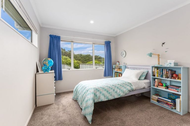 Photo of property in 31 Aspiring Terrace, Aotea, Porirua, 5024