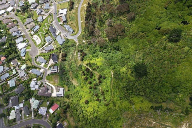 Photo of property in 78-96 Kakariki Grove, Waikanae, 5036