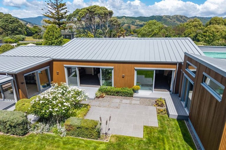 Photo of property in 3 Bressay Way, Waikanae, 5036