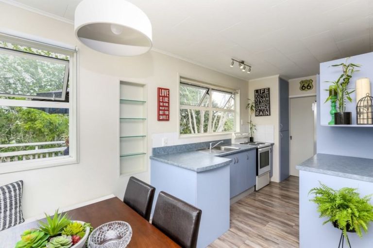 Photo of property in 8a Elm Grove, Westown, New Plymouth, 4310