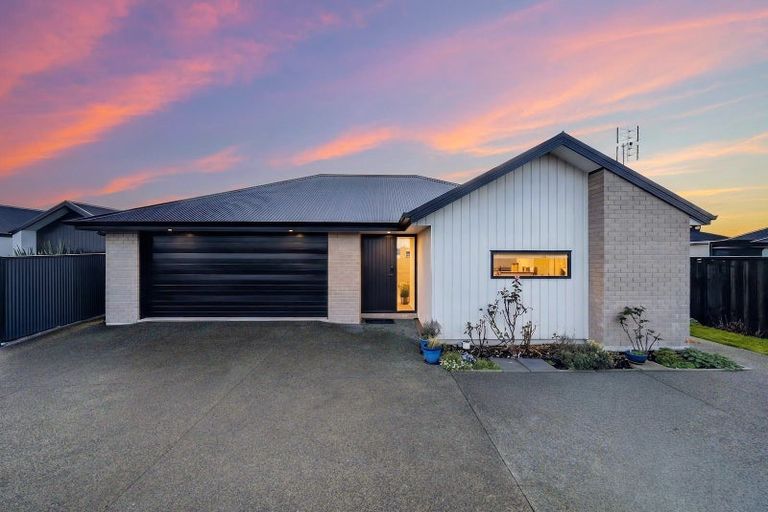 Photo of property in 39 Croydon Street, Woodend, 7610