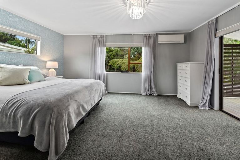 Photo of property in 17 Chatham Avenue, Paremoremo, Auckland, 0632