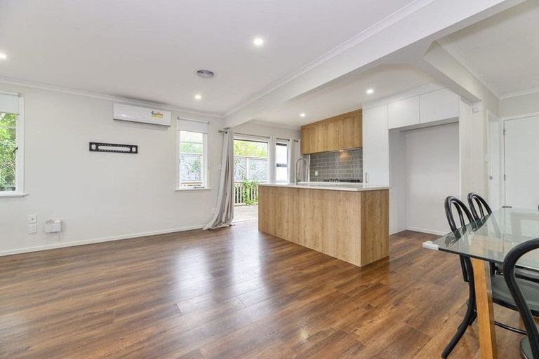 Photo of property in 11 Harrington Road, Henderson, Auckland, 0610