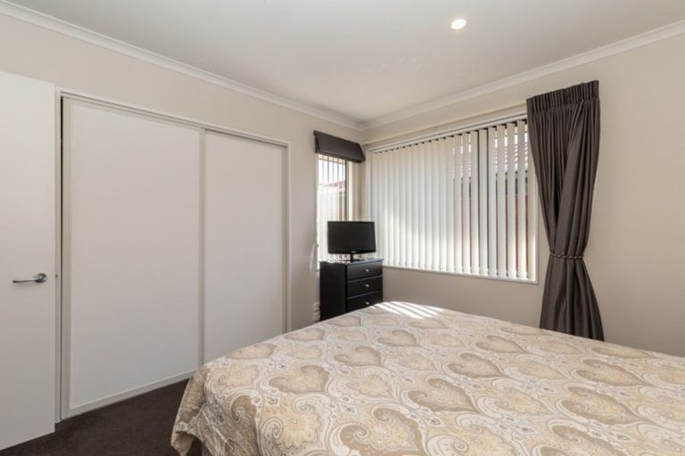 Photo of property in 32 Neill Street, Hornby, Christchurch, 8042