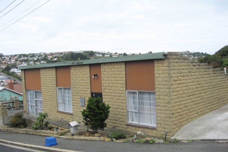 Photo of property in 23 Shortland Street, Caversham, Dunedin, 9011