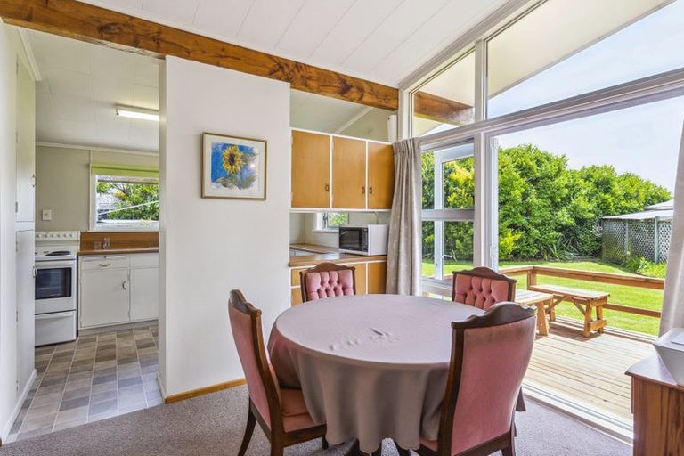 Photo of property in 33 Francis Road, Paraparaumu Beach, Paraparaumu, 5032