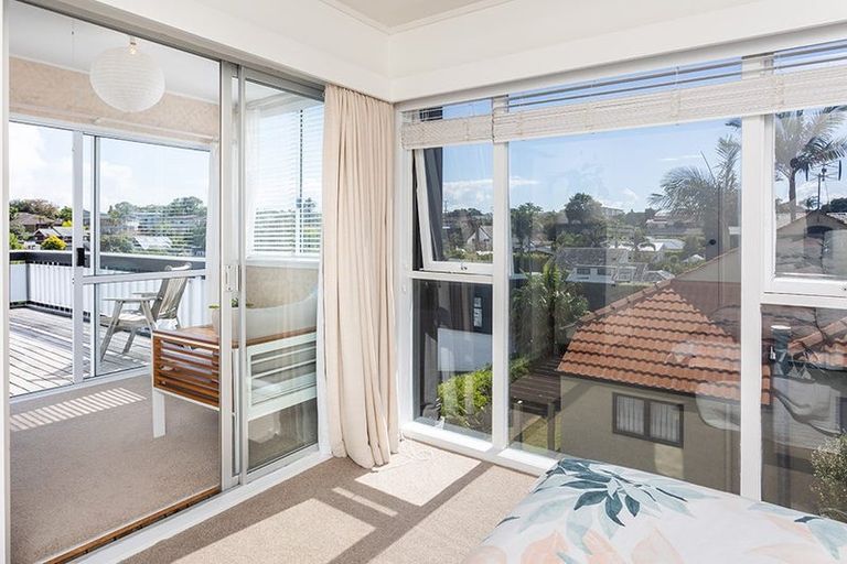 Photo of property in 1/23 Hart Road, Hauraki, Auckland, 0622