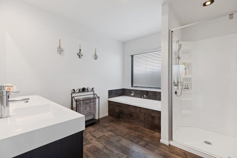 Photo of property in 6 Omapere Lane, Pyes Pa, Tauranga, 3112