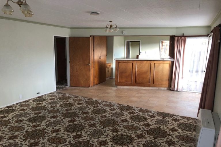 Photo of property in 10 Dives Avenue, Hawera, 4610