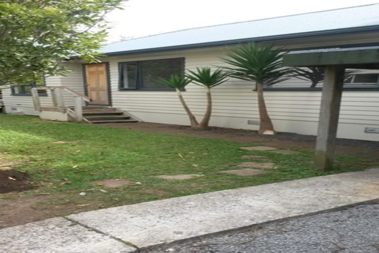 Photo of property in 16 Landow Place, Henderson, Auckland, 0612