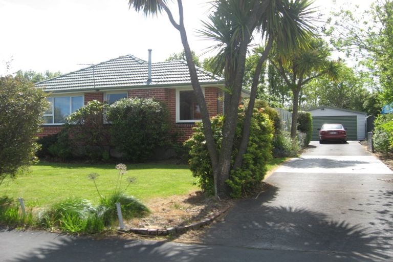 Photo of property in 19 Canberra Place, Redwood, Christchurch, 8051