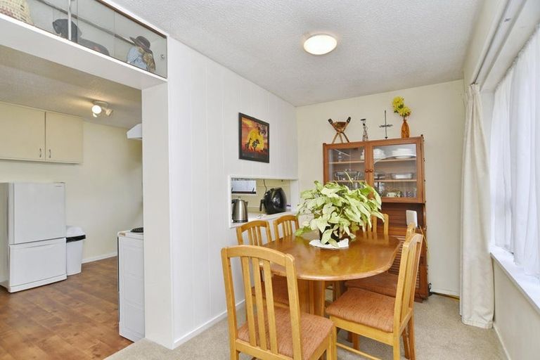 Photo of property in 1/2 James Condon Place, Redwood, Christchurch, 8051