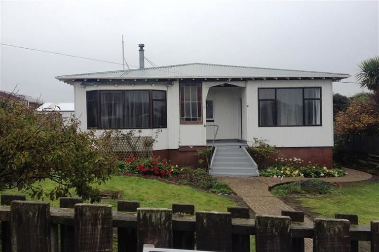 Photo of property in 9 Walker Street, Bluff, 9814