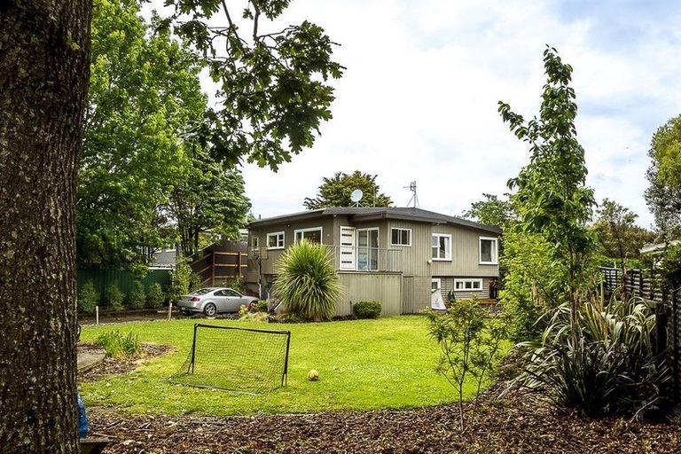 Photo of property in 12 Kent Crescent, Awapuni, Palmerston North, 4412