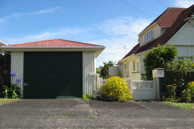 Photo of property in 17 Hastie Avenue, Mangere Bridge, Auckland, 2022