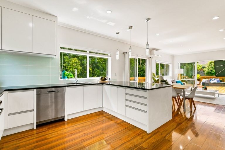 Photo of property in 311b Great North Road, Henderson, Auckland, 0612