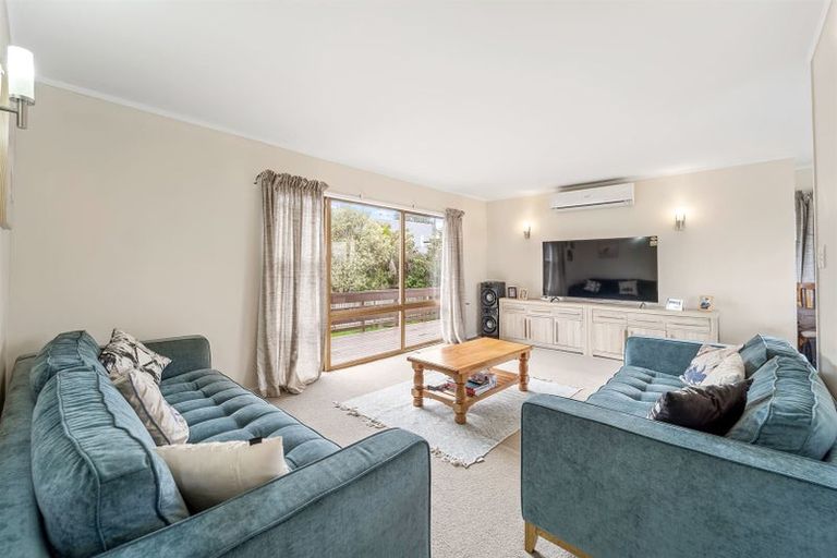 Photo of property in 1/2a Carlisle Road, Browns Bay, Auckland, 0630
