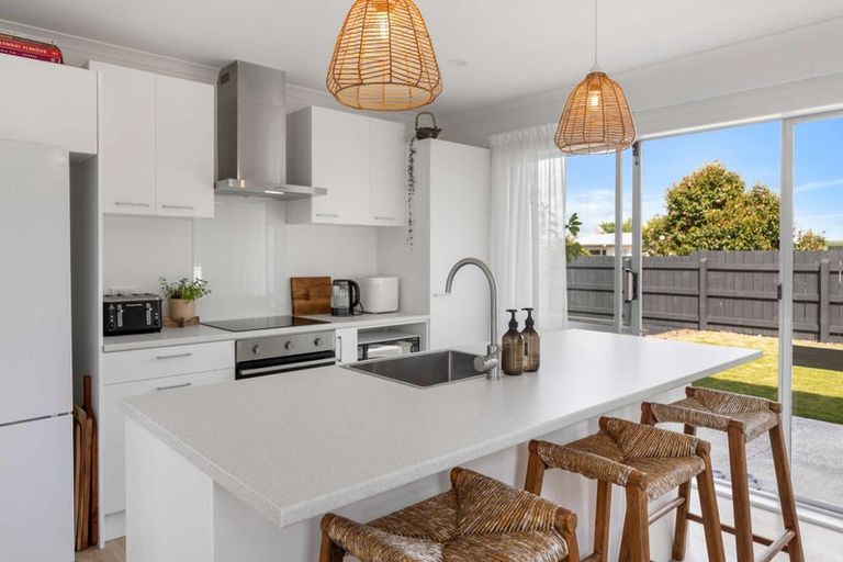 Photo of property in 37 Waterloo Crescent, Hokowhitu, Palmerston North, 4410