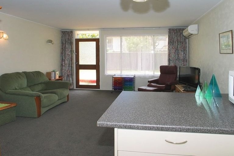 Photo of property in 5/35 Mana Esplanade, Paremata, Porirua, 5026
