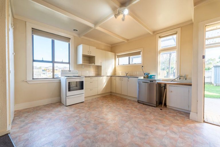 Photo of property in 72 Avenue Road, West End, Timaru, 7910