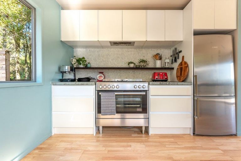 Photo of property in 12 Makora Avenue, Oneroa, Waiheke Island, 1081