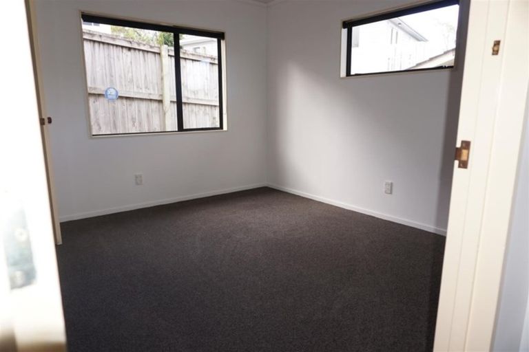 Photo of property in 4/3 Henry Street, Avondale, Auckland, 1026
