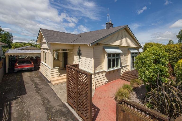 Photo of property in 34 Florence Avenue, Palmerston North, 4414