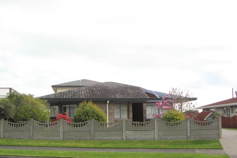 Photo of property in 36 Wesley Avenue, Frankleigh Park, New Plymouth, 4310