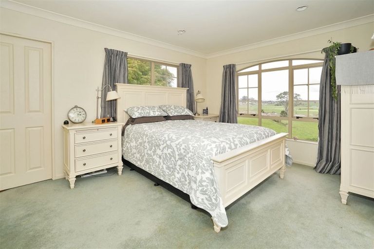 Photo of property in 17 Highgrove Drive, Grandview Heights, Hamilton, 3200