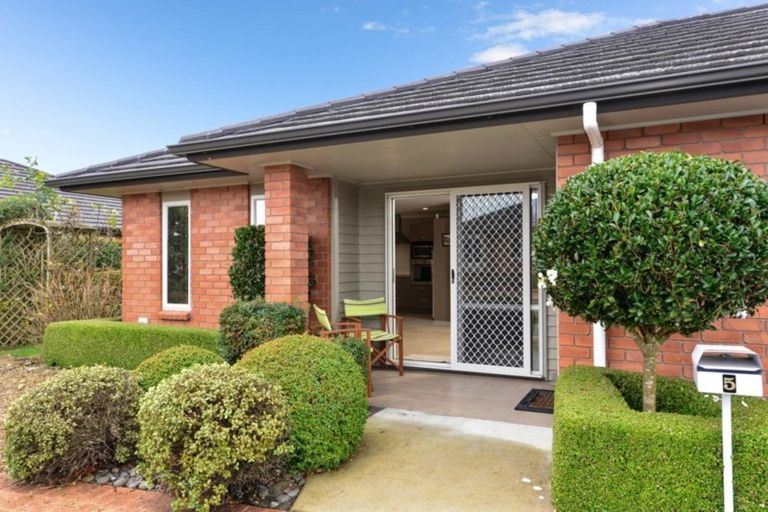 Photo of property in 5 Walter Court, Cambridge, 3434