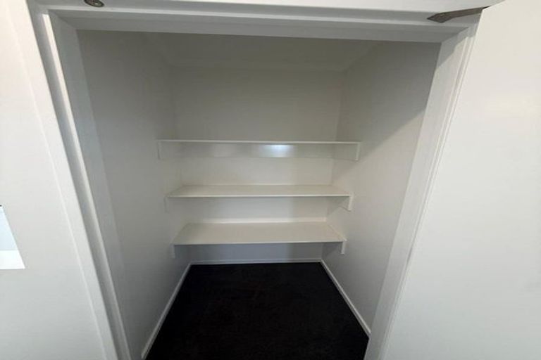 Photo of property in 16 Christmas Road, Manurewa, Auckland, 2102