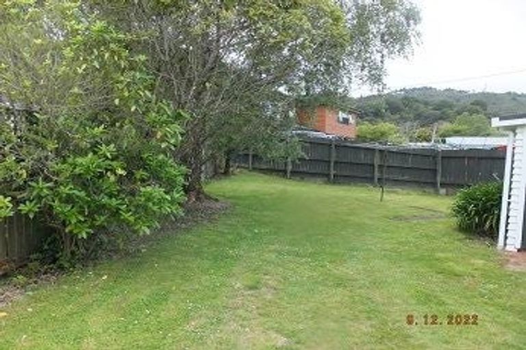 Photo of property in 1b Horoeka Street, Stokes Valley, Lower Hutt, 5019
