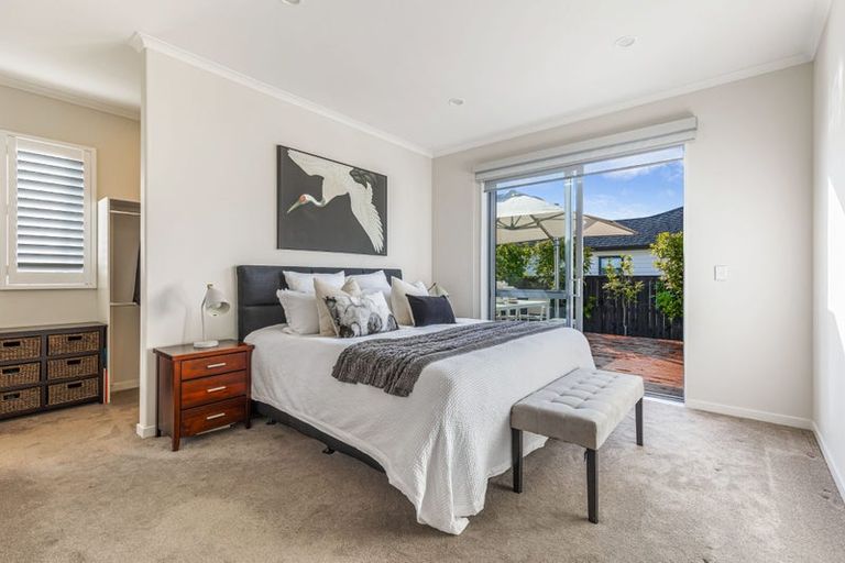 Photo of property in 14 Gilbransen Road, Kumeu, 0810