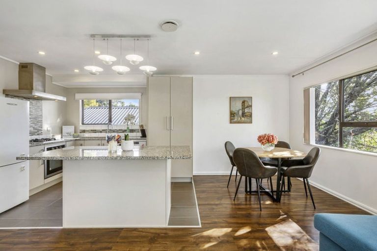 Photo of property in 2/16 Caribbean Drive, Unsworth Heights, Auckland, 0632