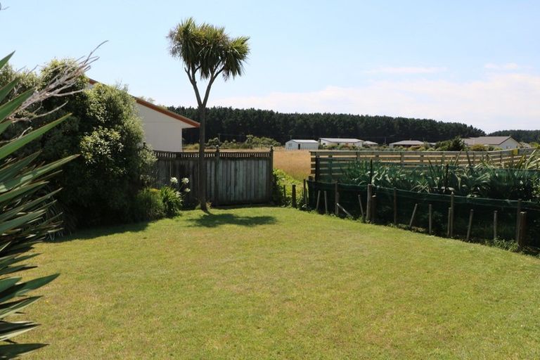 Photo of property in 37 Thomas Place, Foxton Beach, Foxton, 4815