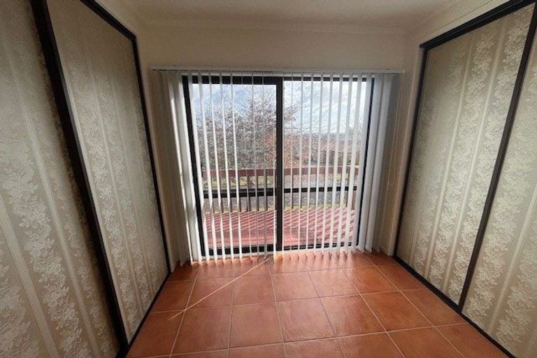 Photo of property in 1 Kincraig Place, Highland Park, Auckland, 2010